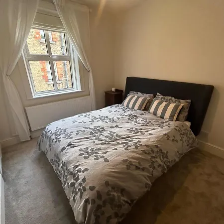 Elegant Seaside 3 Bedroom *