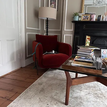 Elegant Seaside 3 Bedroom Apartment