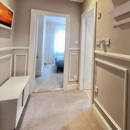 Elegant Seaside 3 Bedroom *