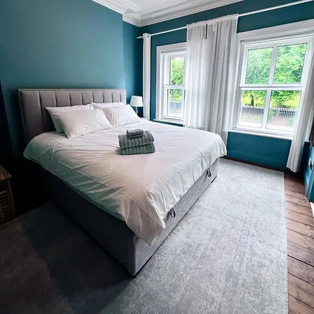 Elegant Seaside 3 Bedroom