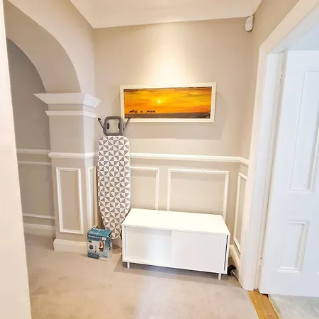 Elegant Seaside 3 Bedroom *