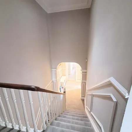 Elegant Seaside 3 Bedroom Blackrock (Dublin)
