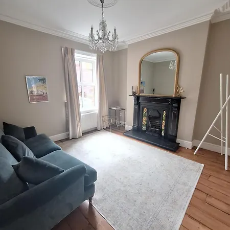 Elegant Seaside 3 Bedroom * Blackrock (Dublin)
