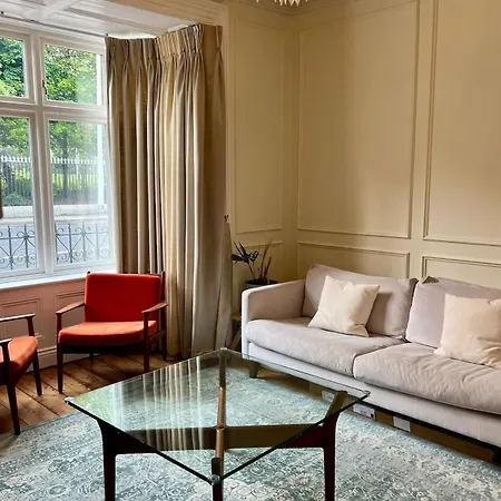 Elegant Seaside 3 Bedroom *